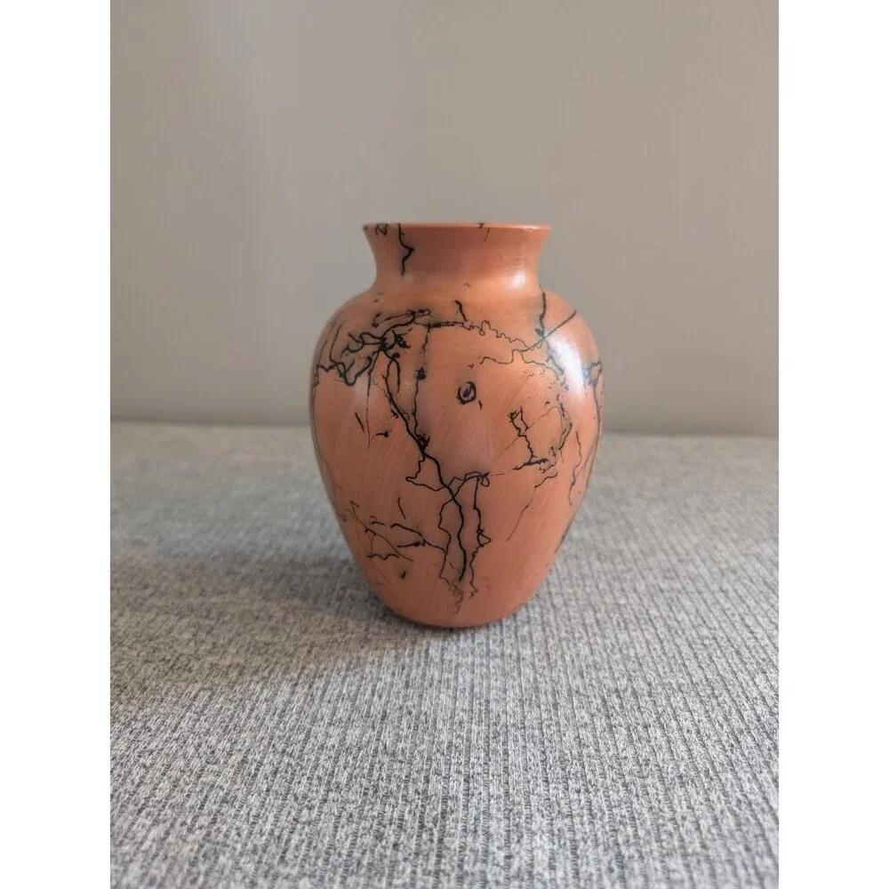 Navajo Horsehair Pottery Vase, 6 1/4" Tall, Signed AZ - Picture 2 of 4